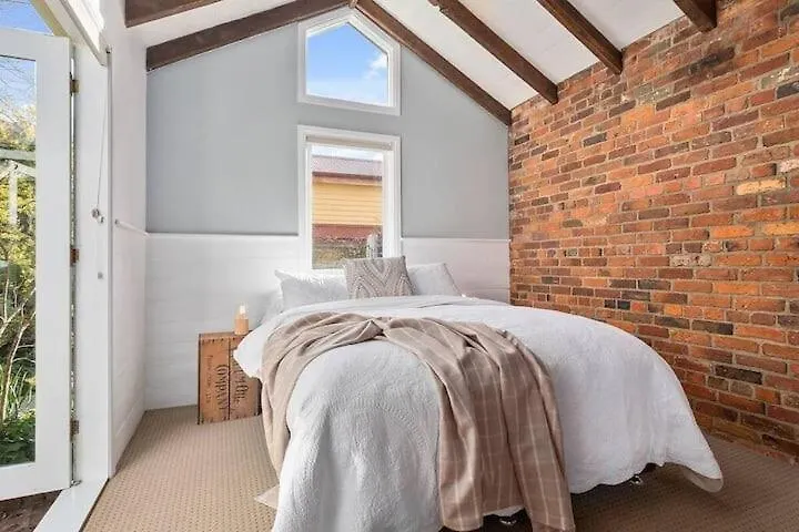 Irresistible Renovated 1840 Inner-City Cottage Χόμπαρτ 0*,